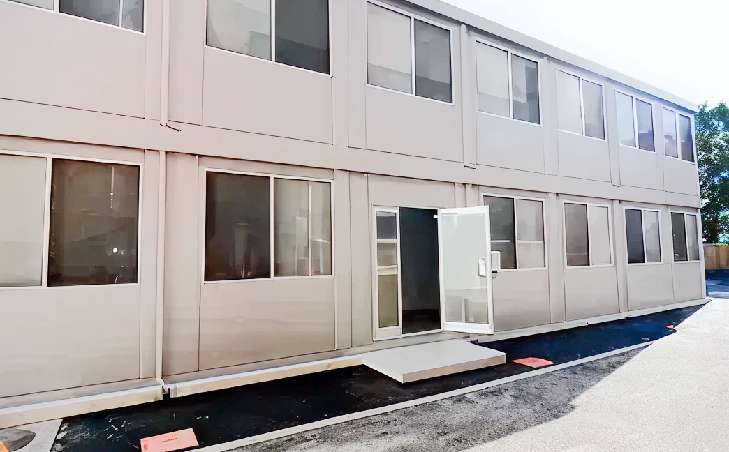 クラブハウスの外観