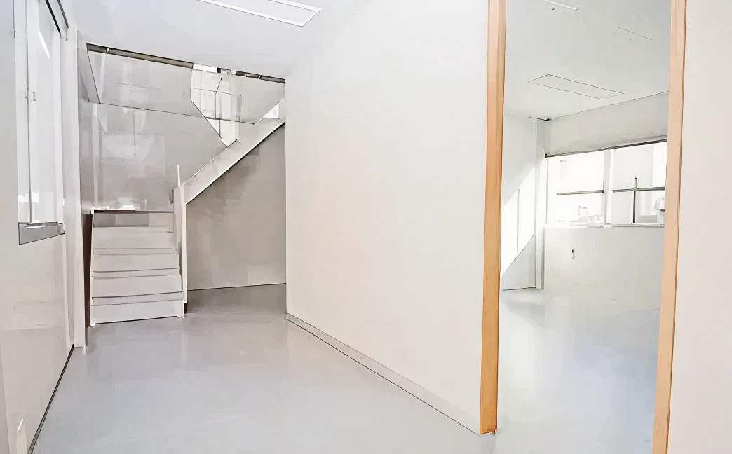 クラブハウスの内観